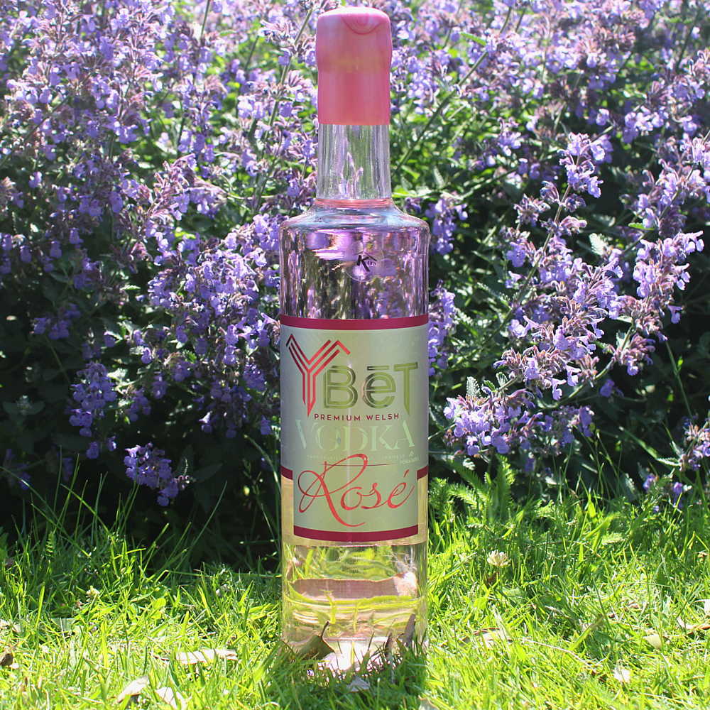 Y BĒT Rose Double Beet Premium Welsh Vodka  40% 70cl